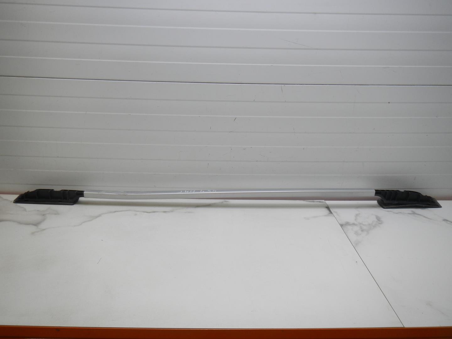 Рейлинг (релинг) левый (планка на крышу)