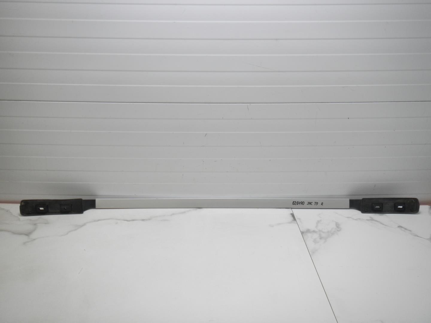 Рейлинг (релинг) правый (планка на крышу)