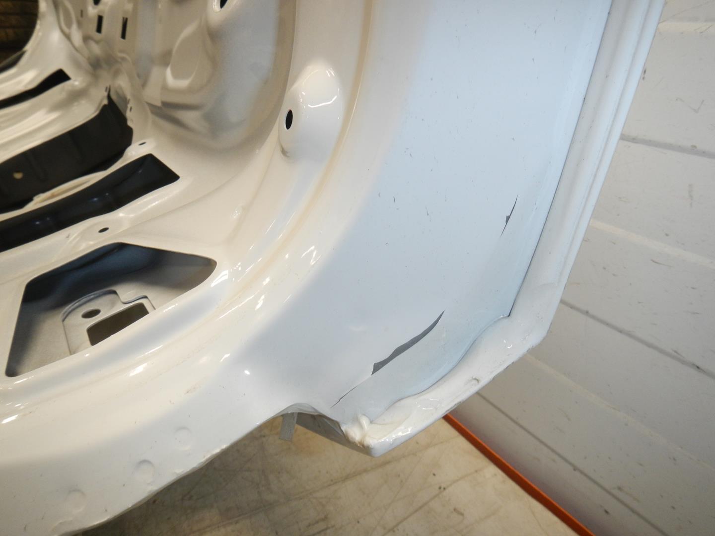 Дверь багажника