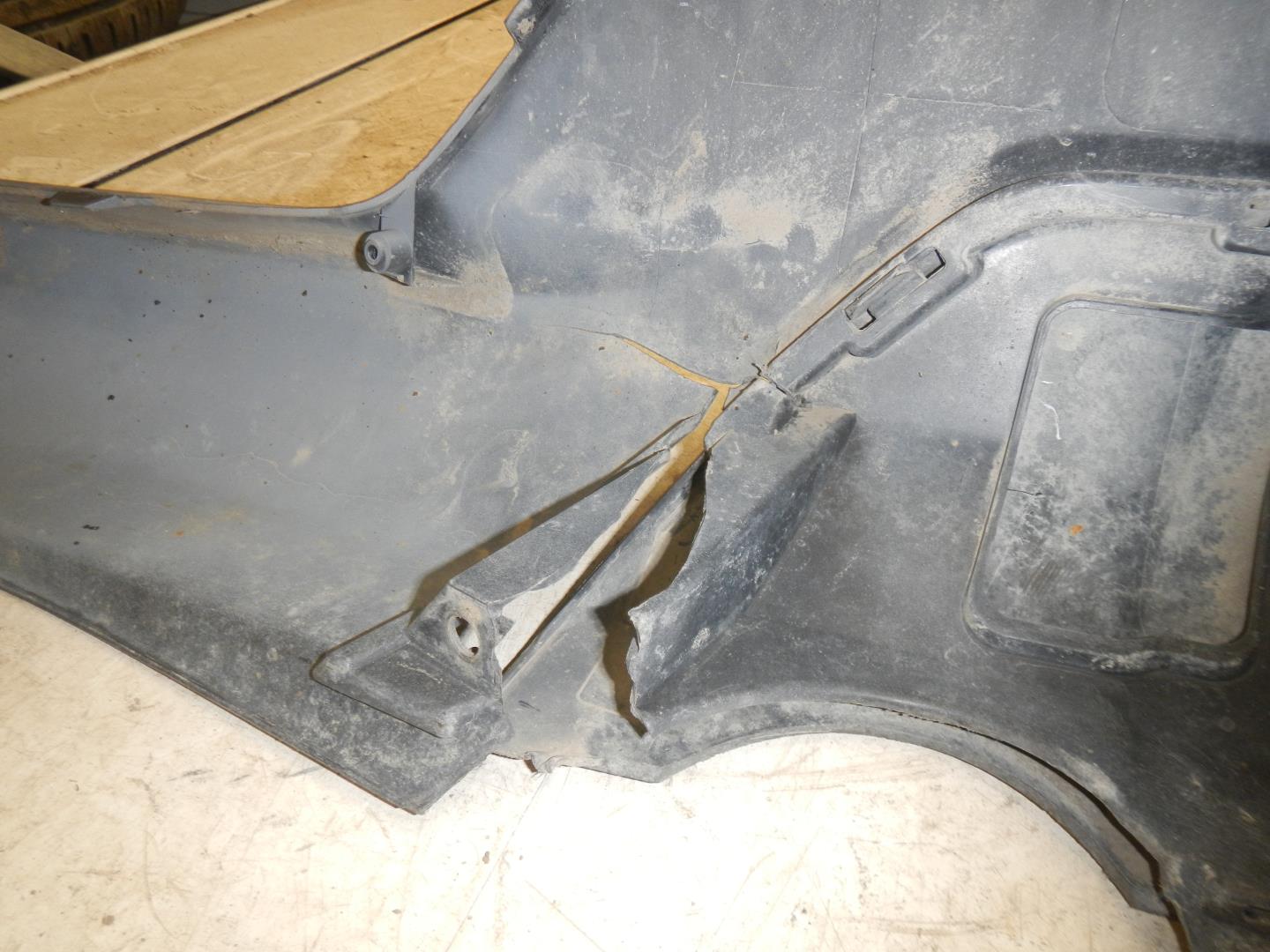 Бампер задний