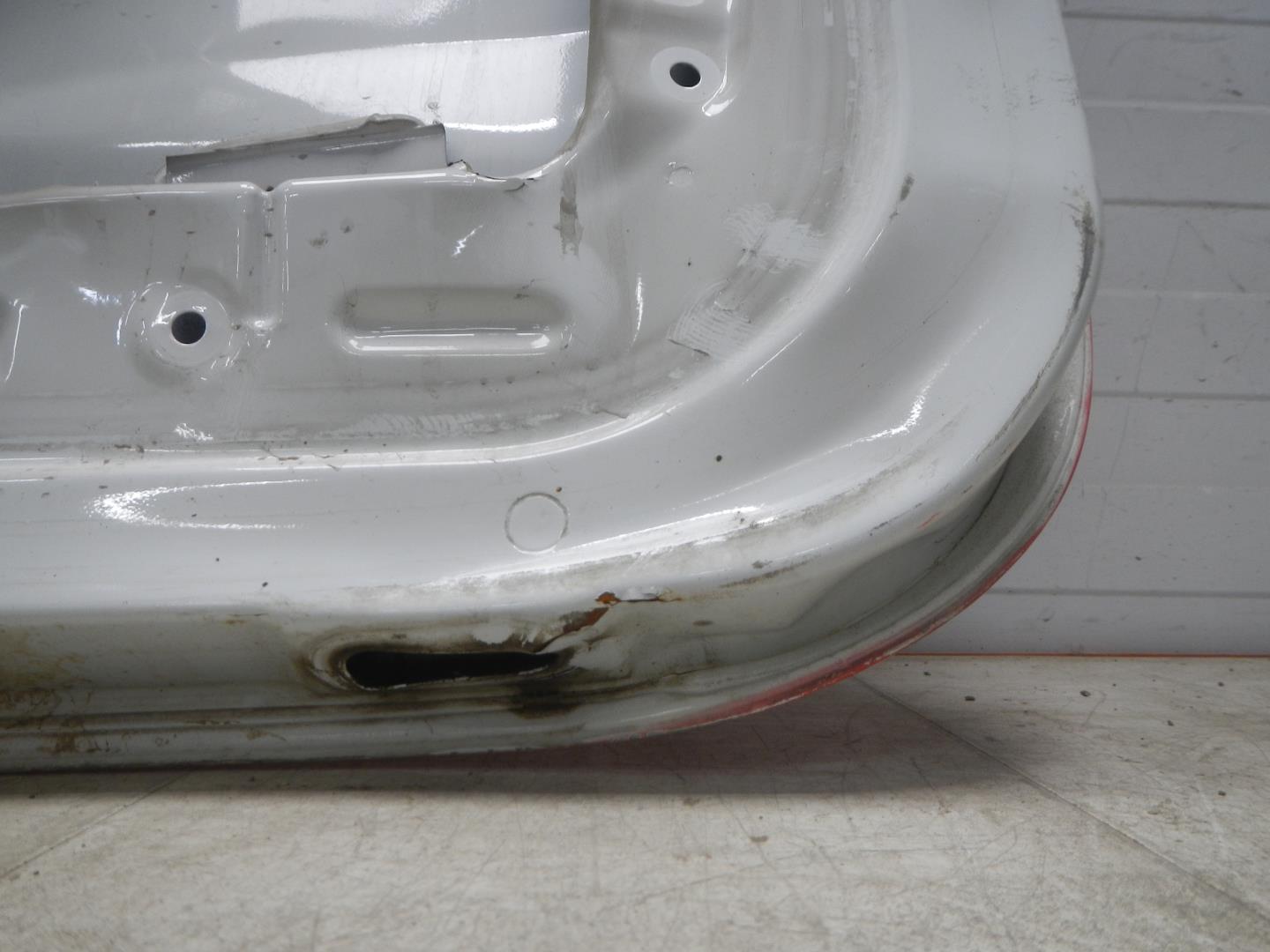 Дверь багажника левая