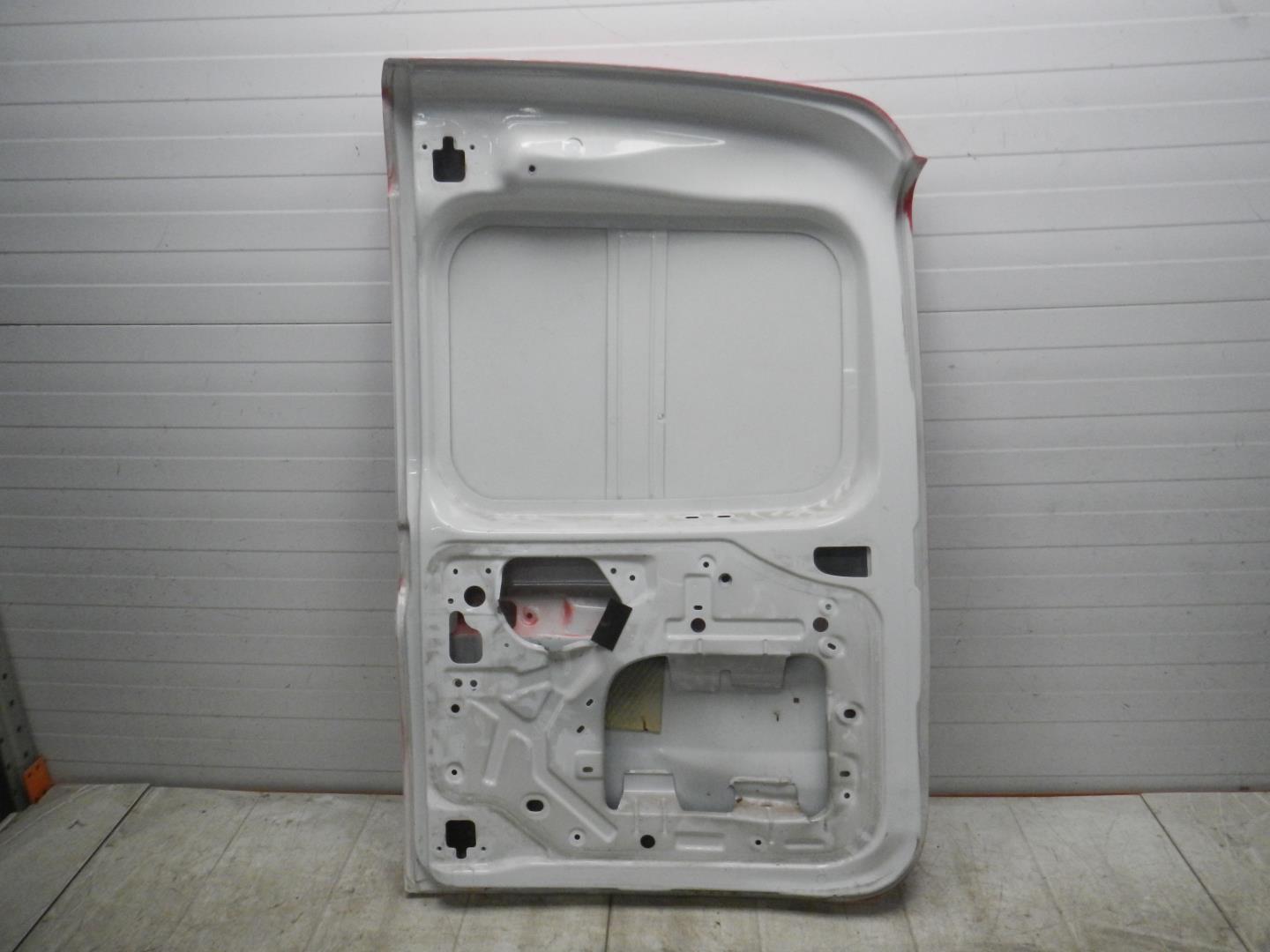 Дверь багажника левая
