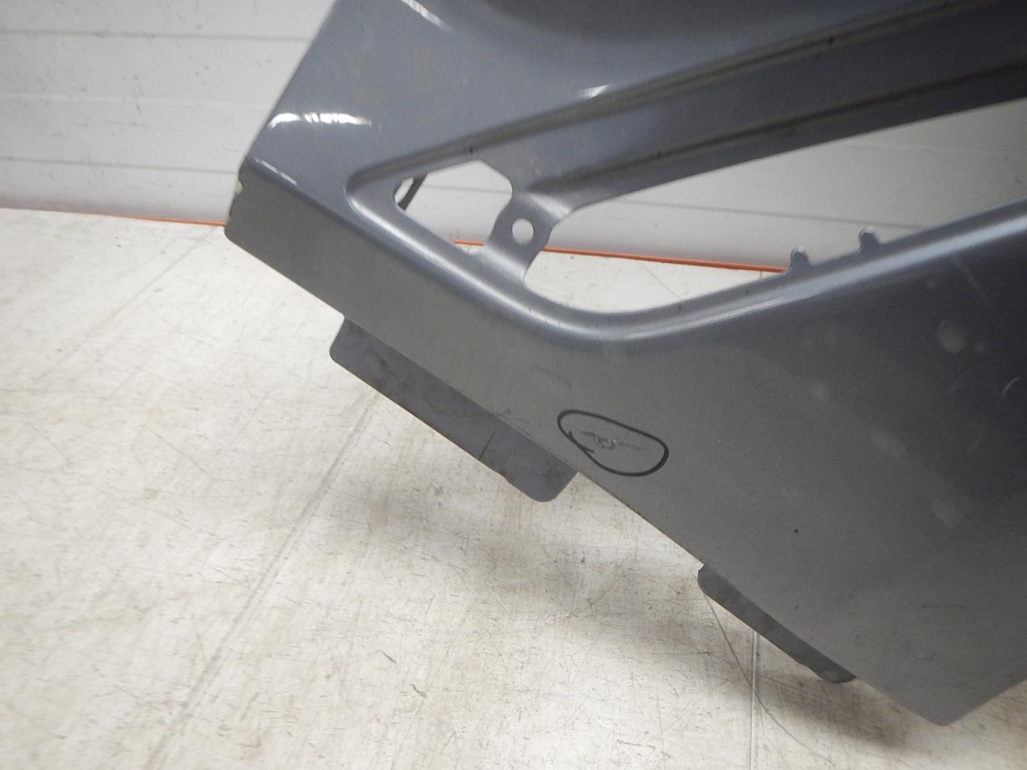 Крыло переднее правое