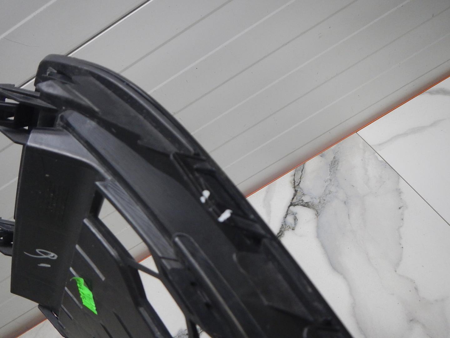 Решетка в бампер левая