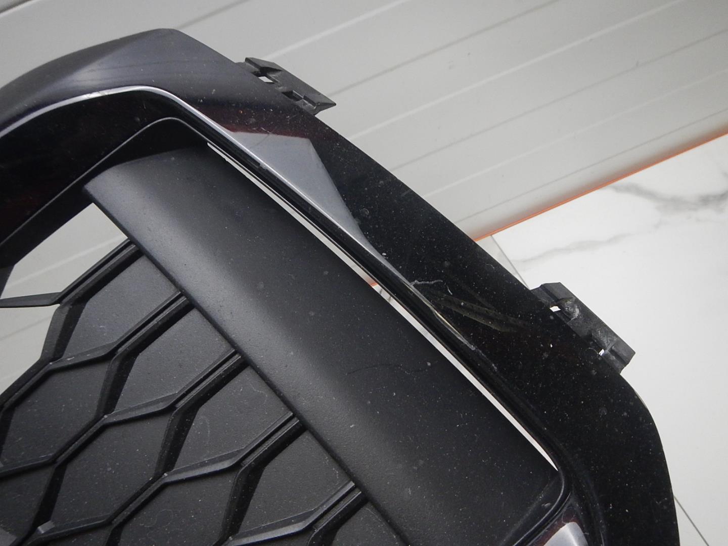 Решетка в бампер левая