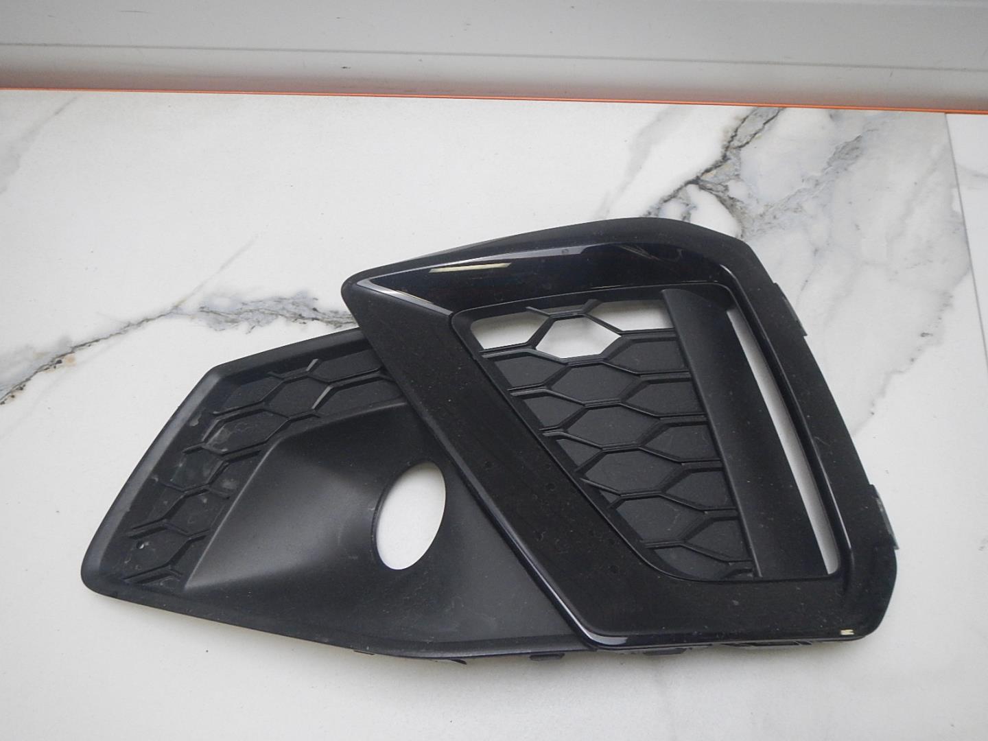 Решетка в бампер левая