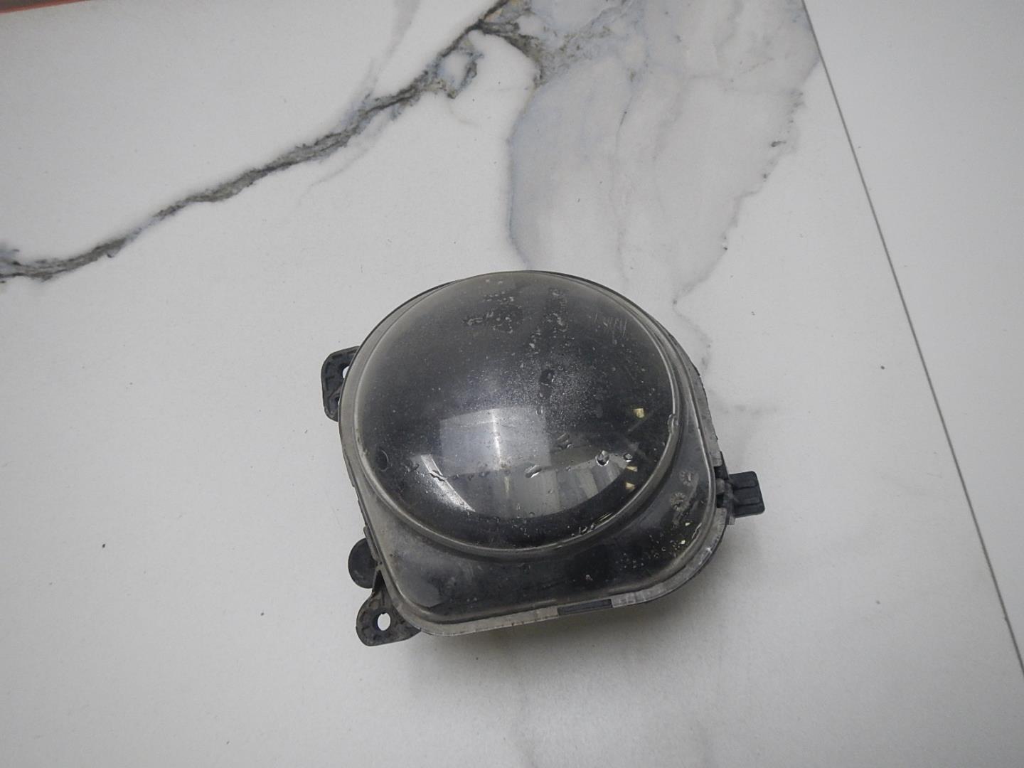 Фара противотуманная правая