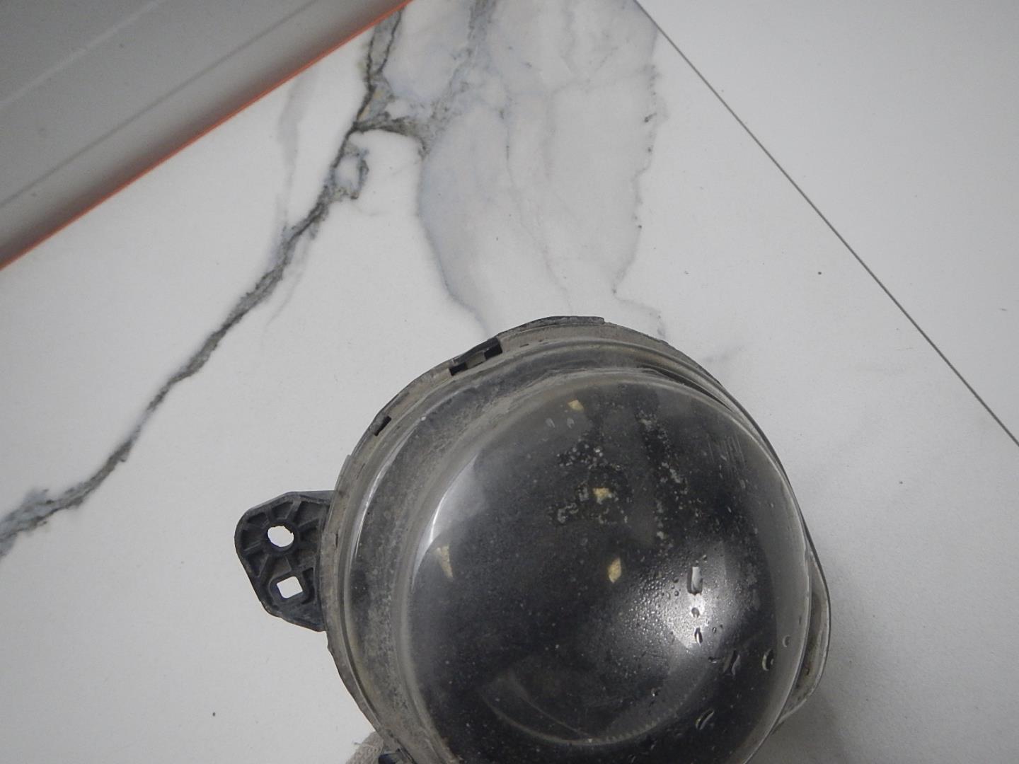 Фара противотуманная правая