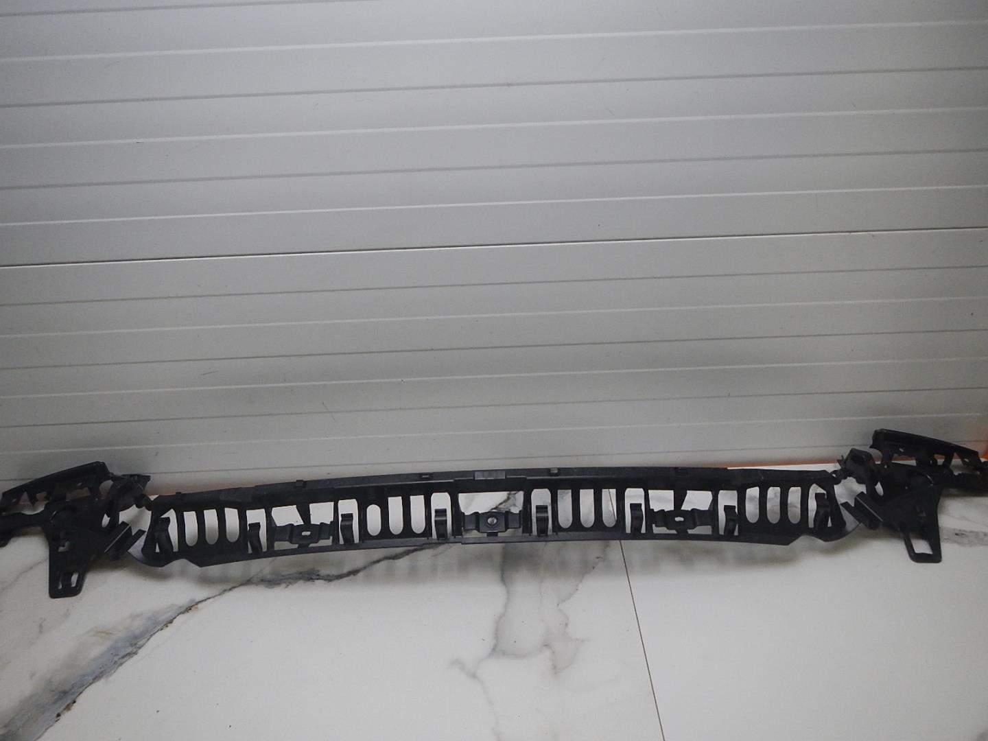 Кронштейн заднего бампера