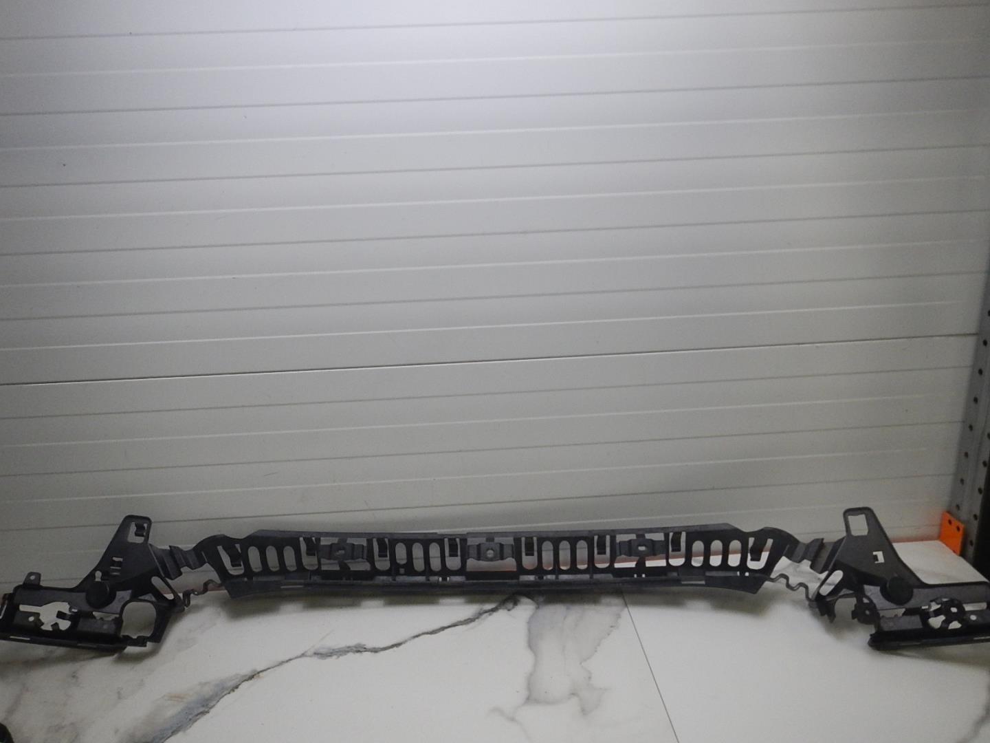 Кронштейн заднего бампера