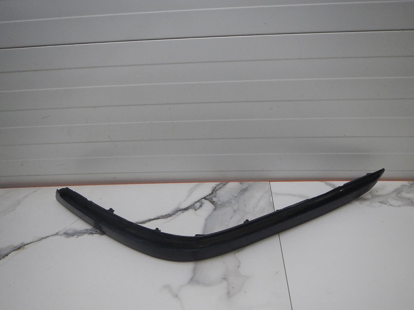 Молдинг заднего бампера