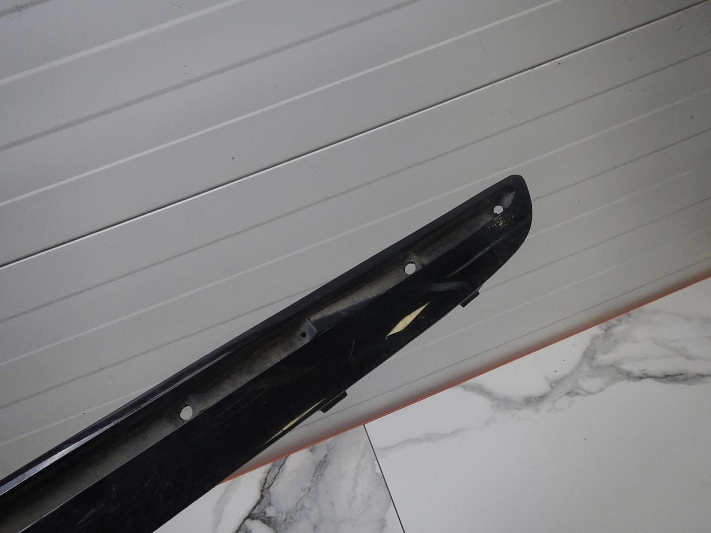 Молдинг заднего бампера