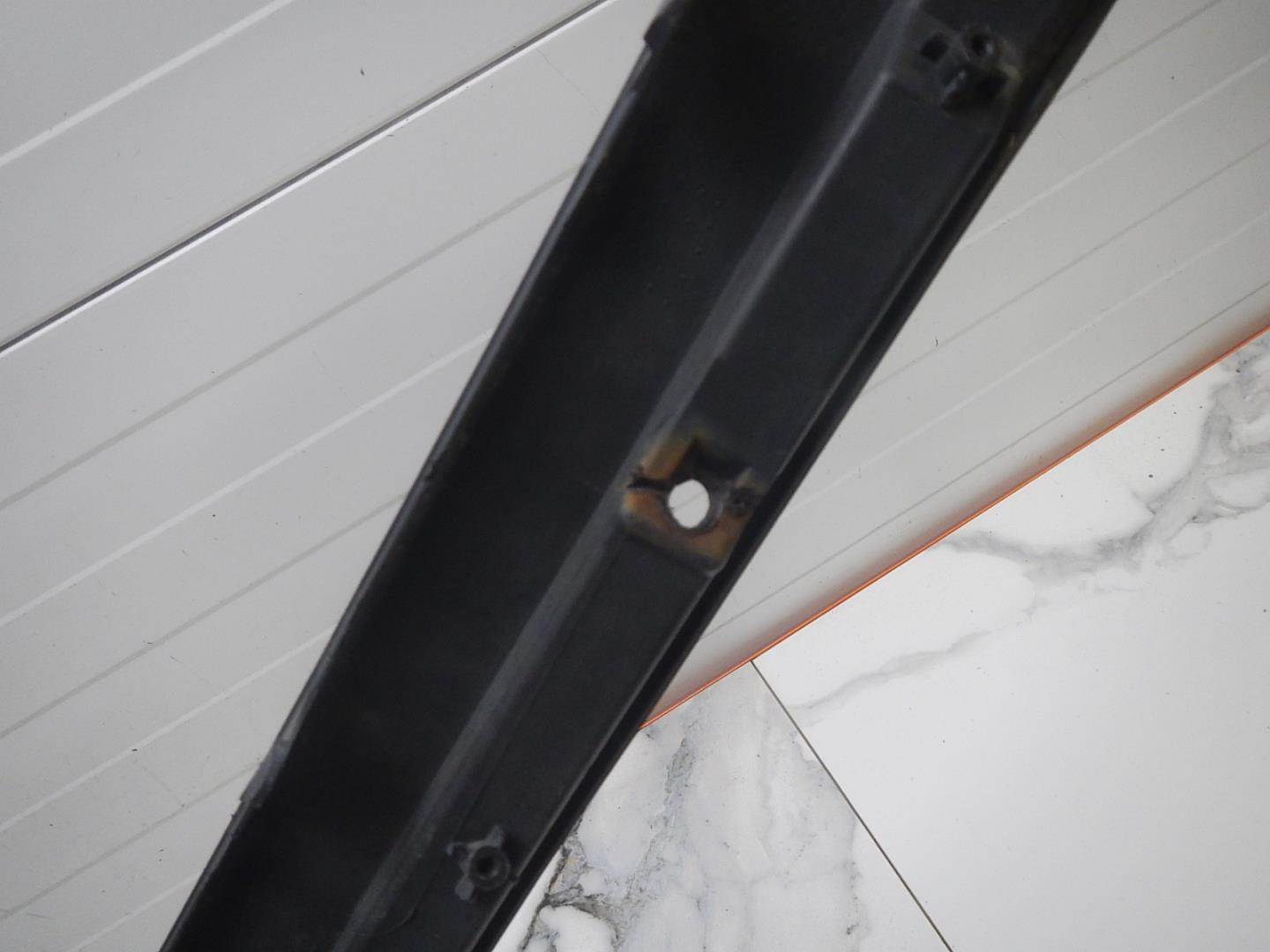 Молдинг заднего бампера