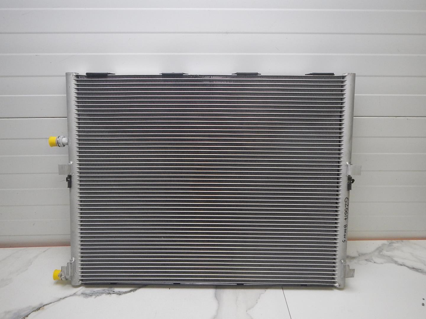 Радиатор охлаждения двигателя дополнительный