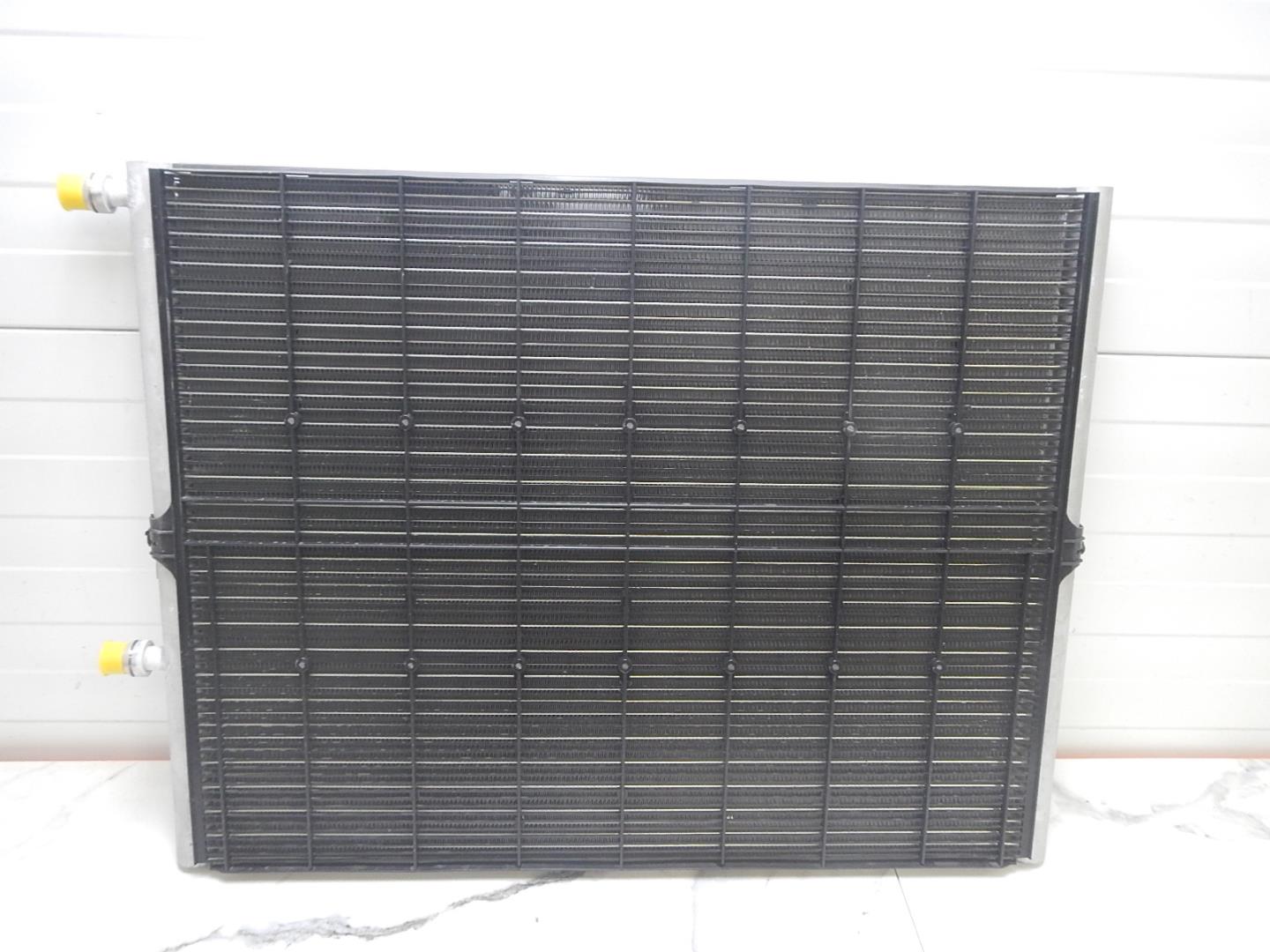 Радиатор охлаждения двигателя дополнительный