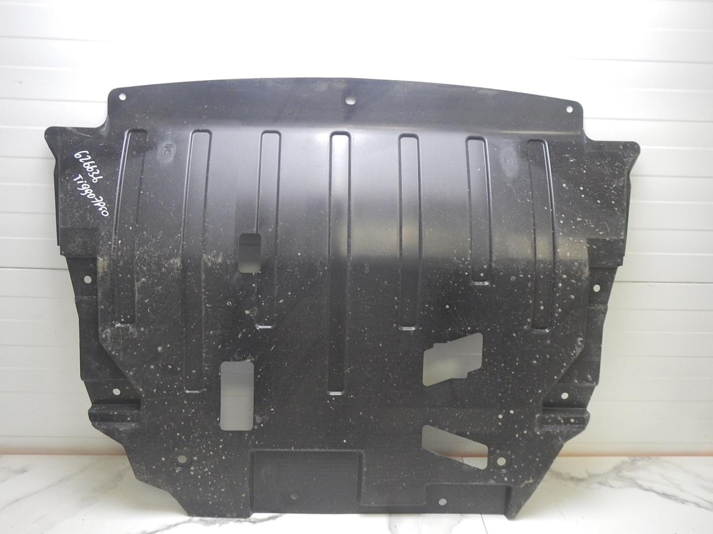 Пыльник двигателя