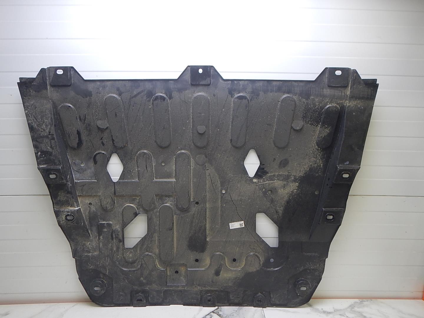 Пыльник двигателя