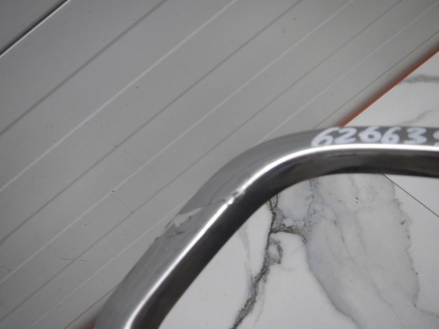 Рамка противотуманной фары правой