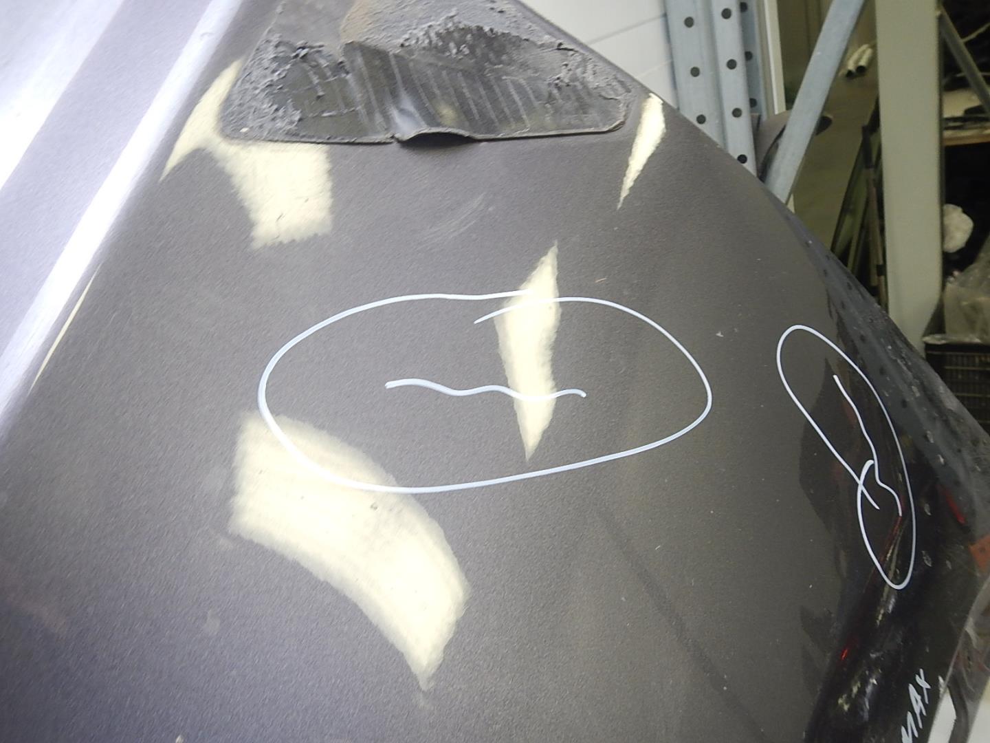 Крыло переднее левое