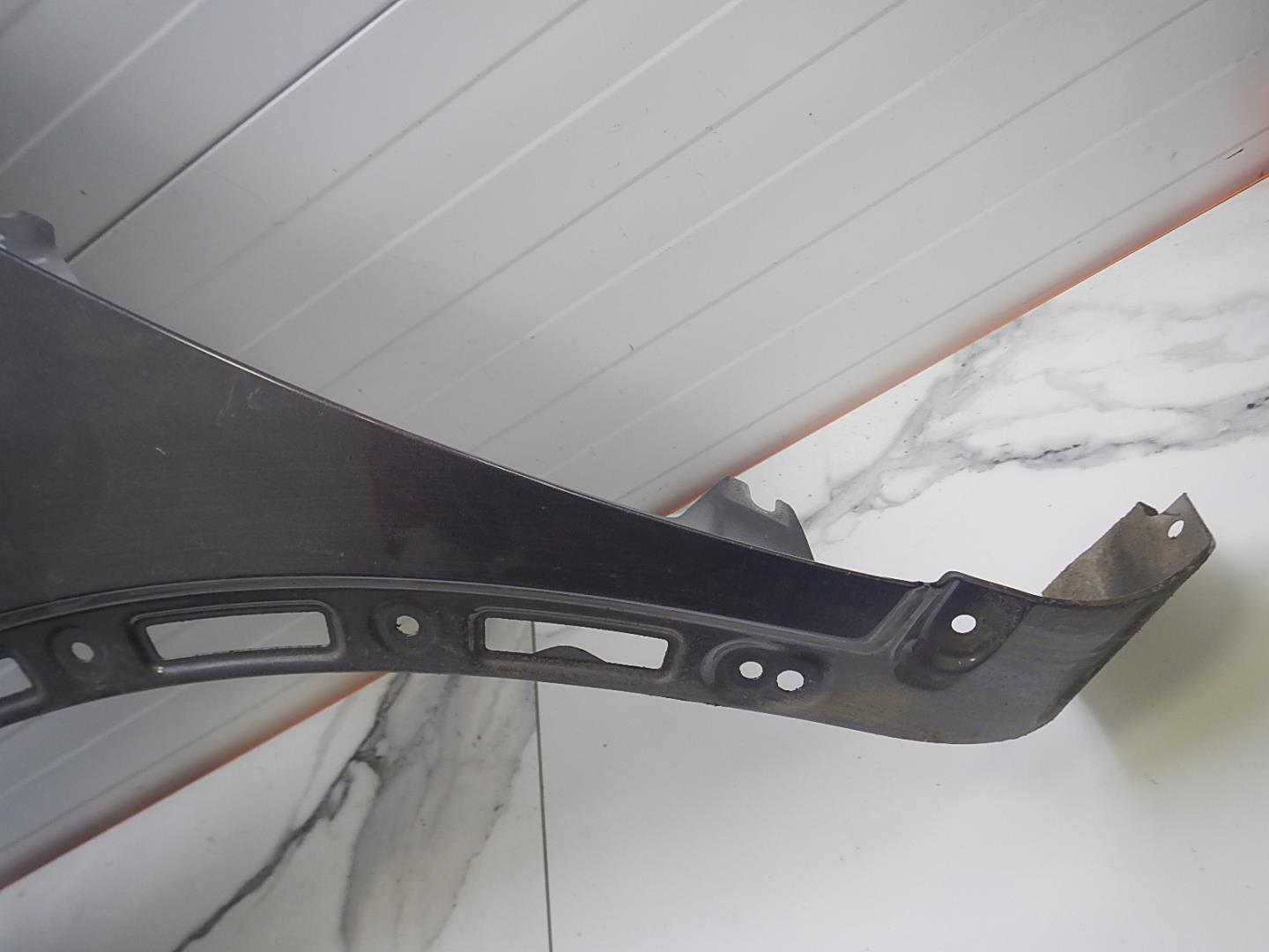 Крыло переднее левое