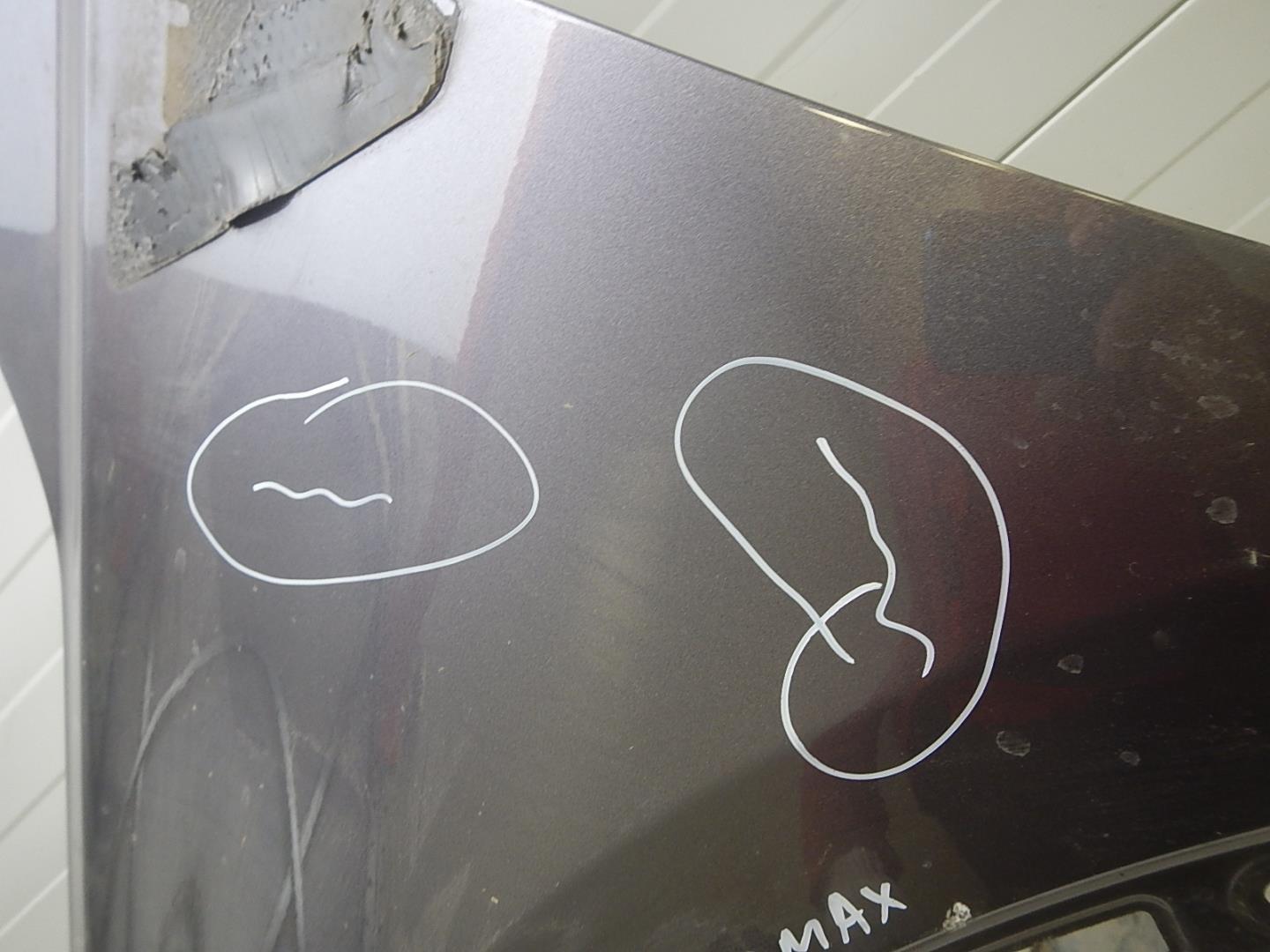 Крыло переднее левое