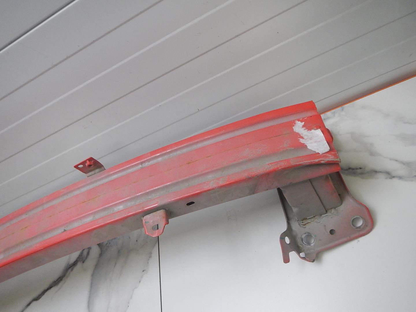 Усилитель переднего бампера