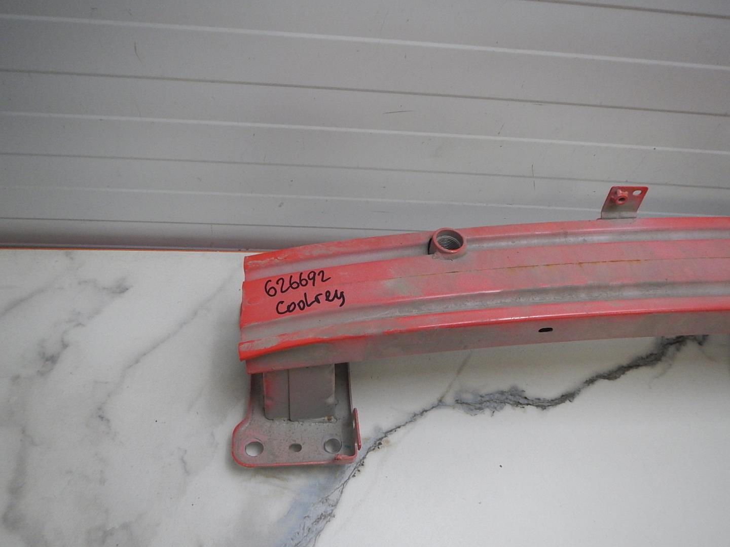 Усилитель переднего бампера