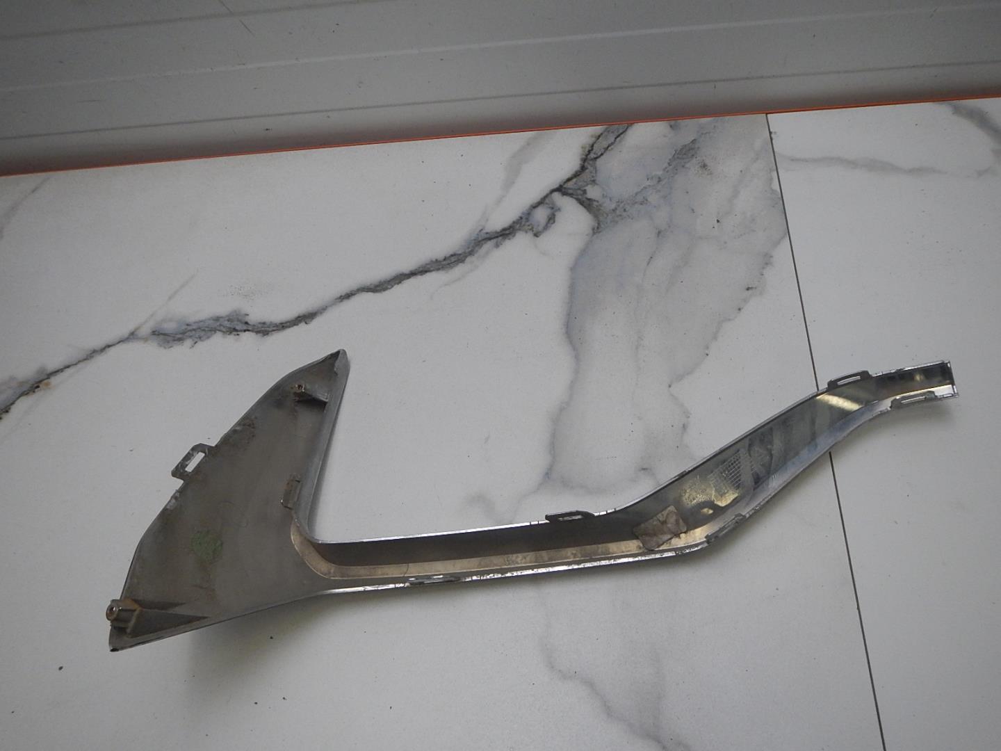 Молдинг заднего бампера