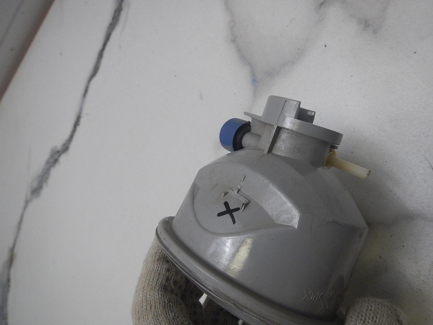 Фара противотуманная левая