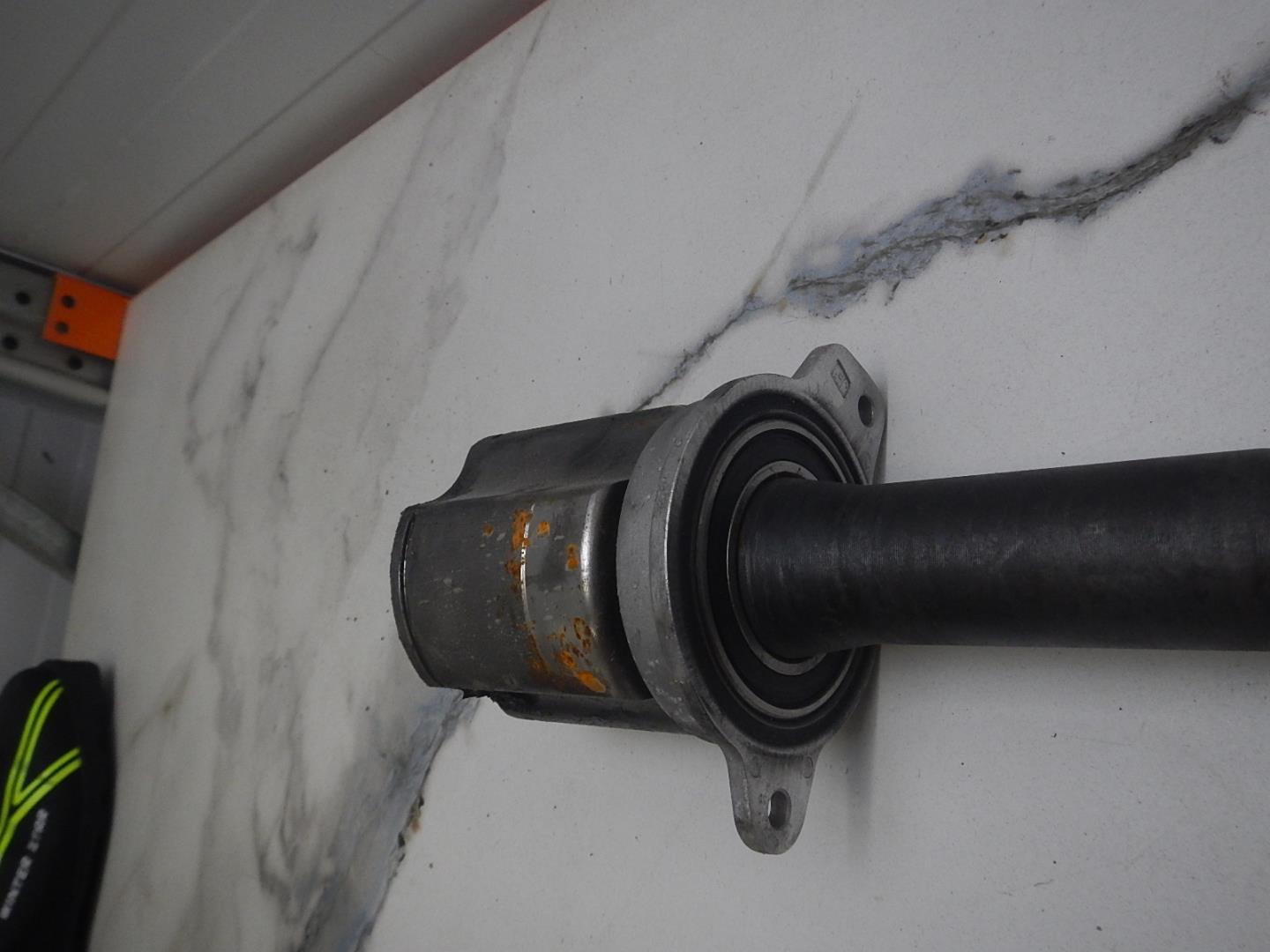 Полуось передняя правая