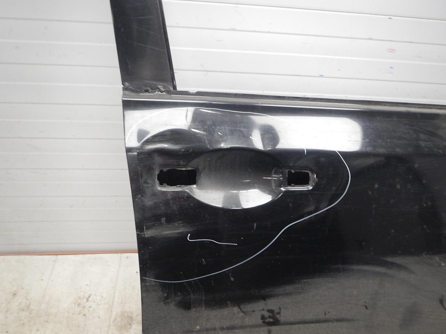 Дверь передняя правая