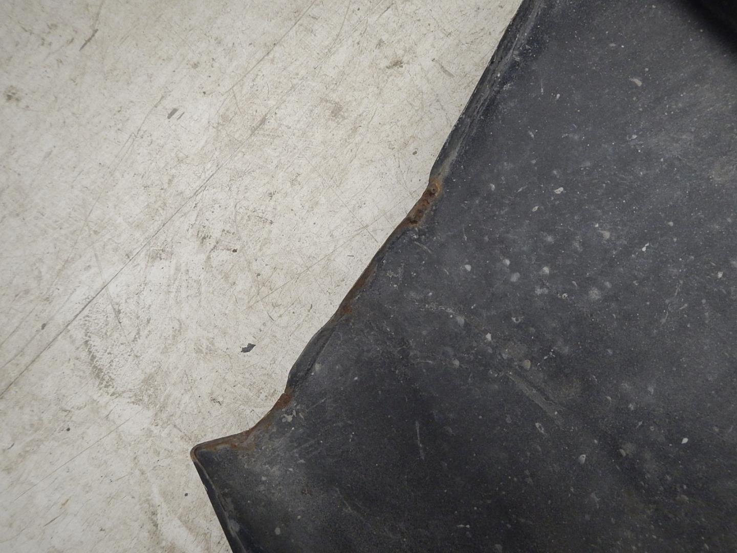 Крыло переднее левое