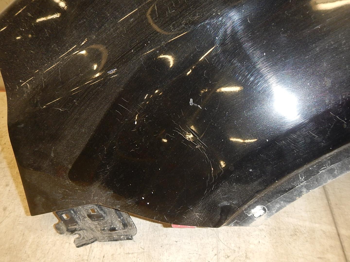 Крыло переднее левое