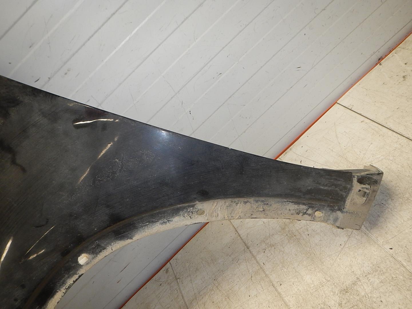 Крыло переднее левое