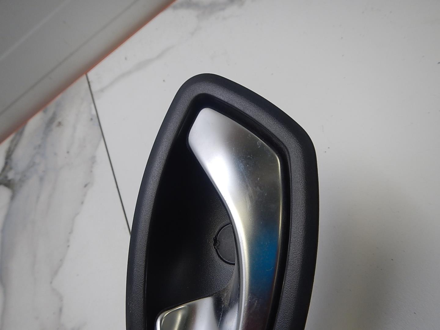 Ручка двери внутренняя левая