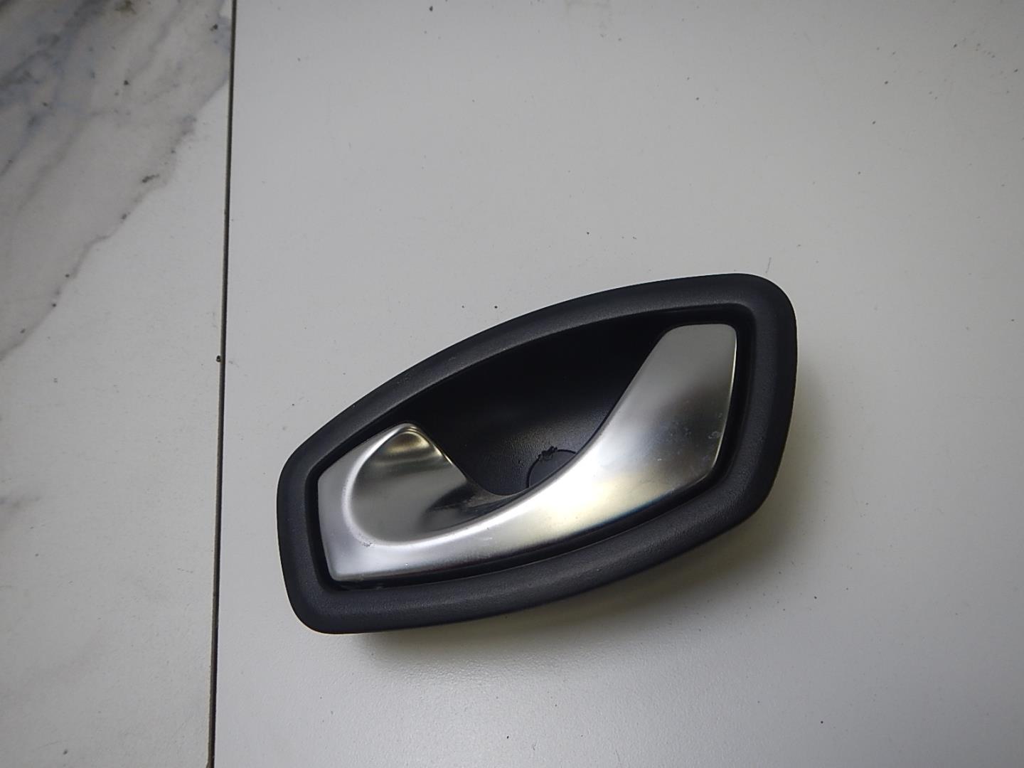 Ручка двери внутренняя левая