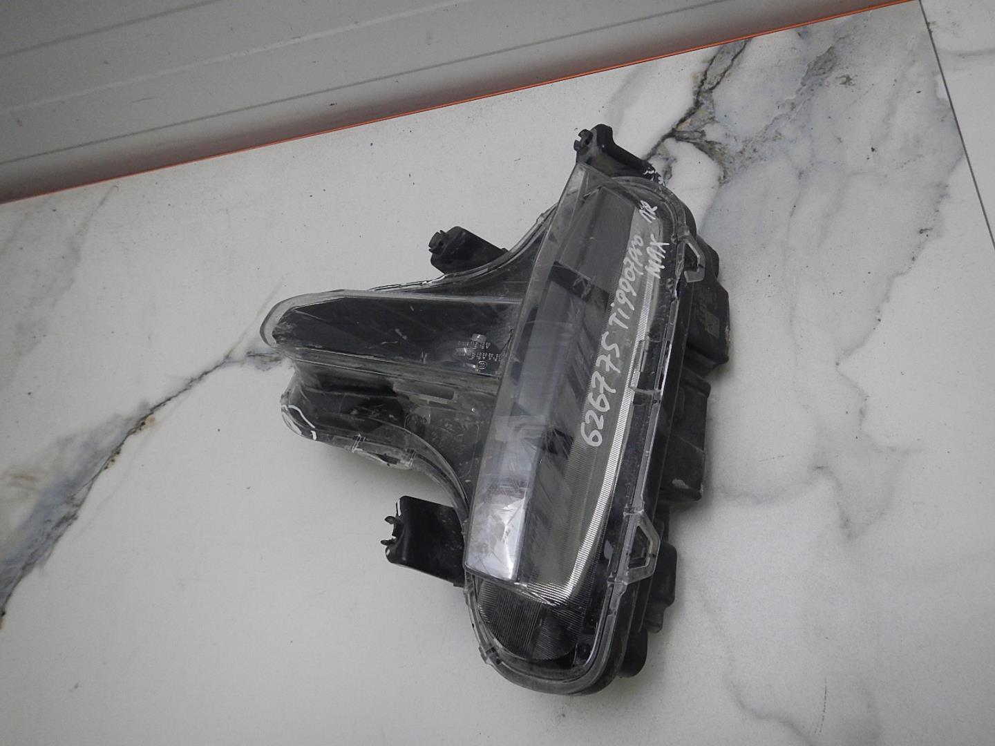 Фара дневного света правая (ходовые огни)