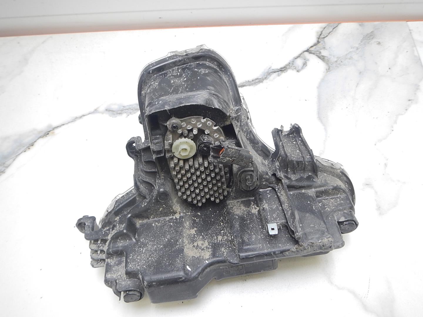 Фара дневного света правая (ходовые огни)