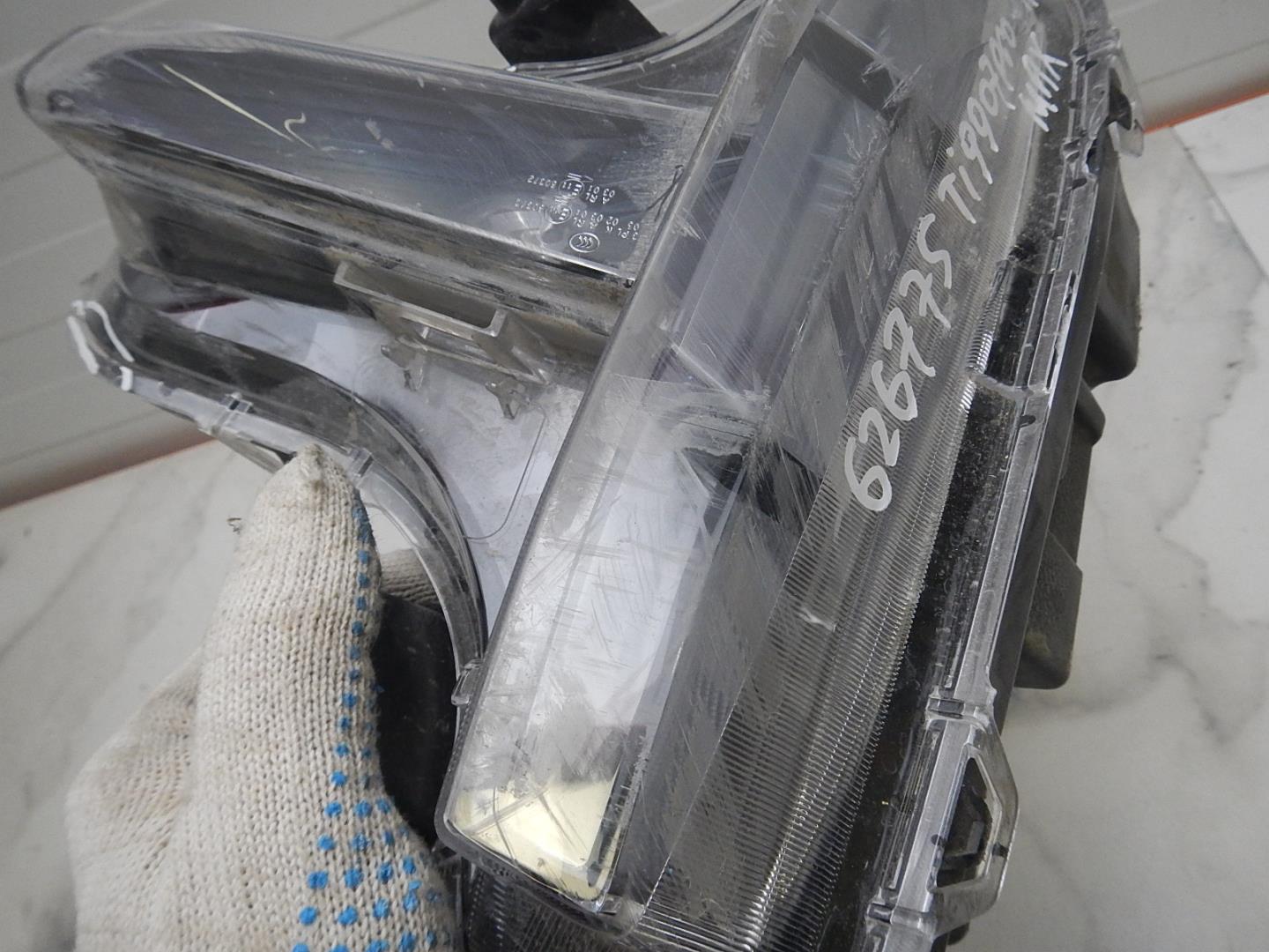 Фара дневного света правая (ходовые огни)