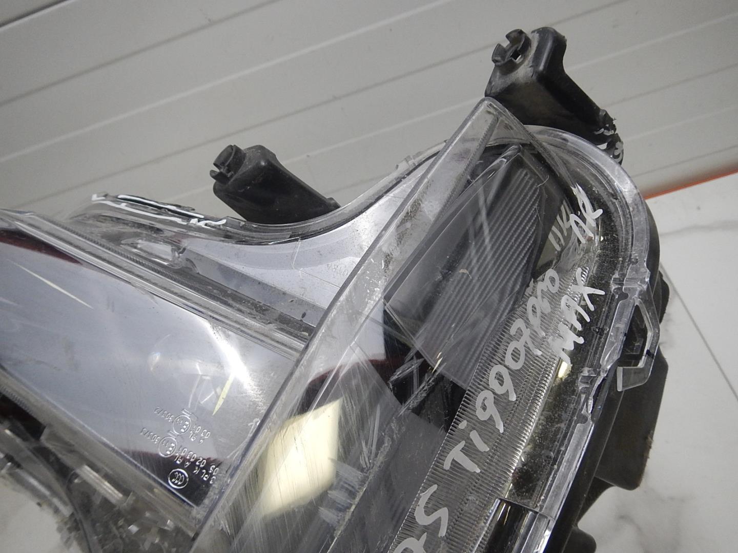 Фара дневного света правая (ходовые огни)