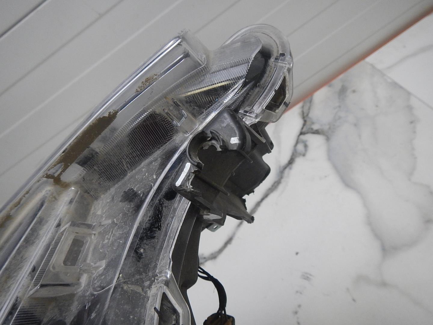 Фара дневного света правая (ходовые огни)