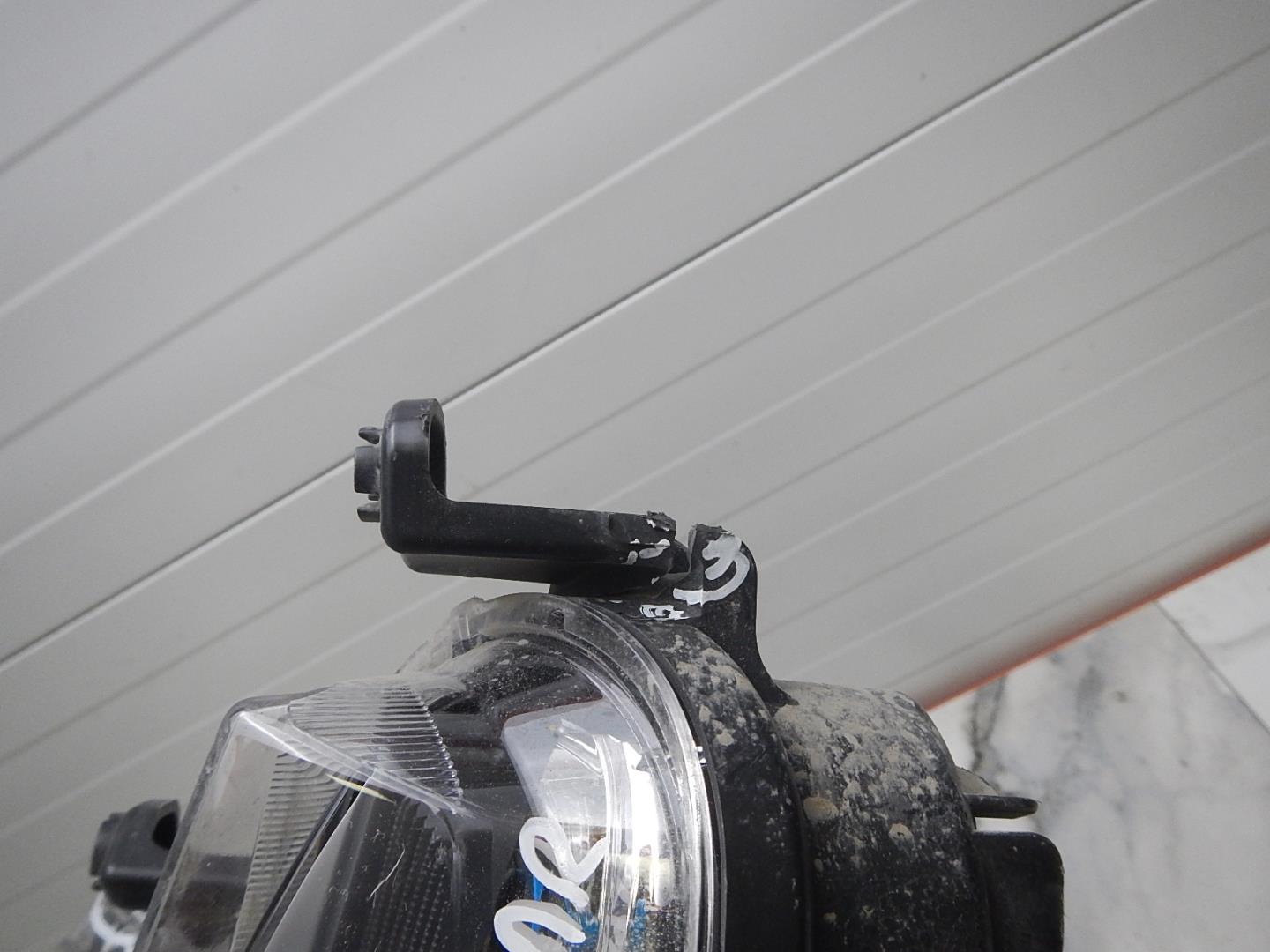 Фара дневного света правая (ходовые огни)