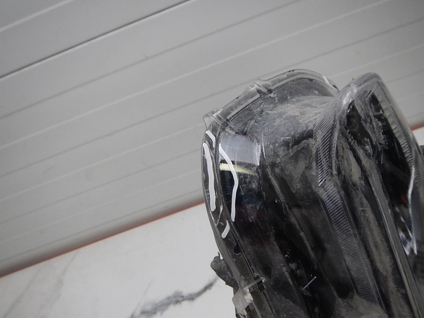 Фара дневного света правая (ходовые огни)