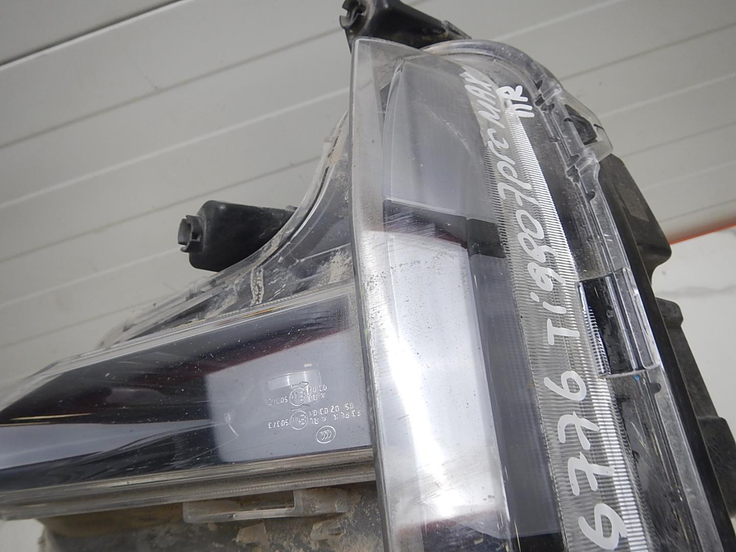 Фара дневного света правая (ходовые огни)