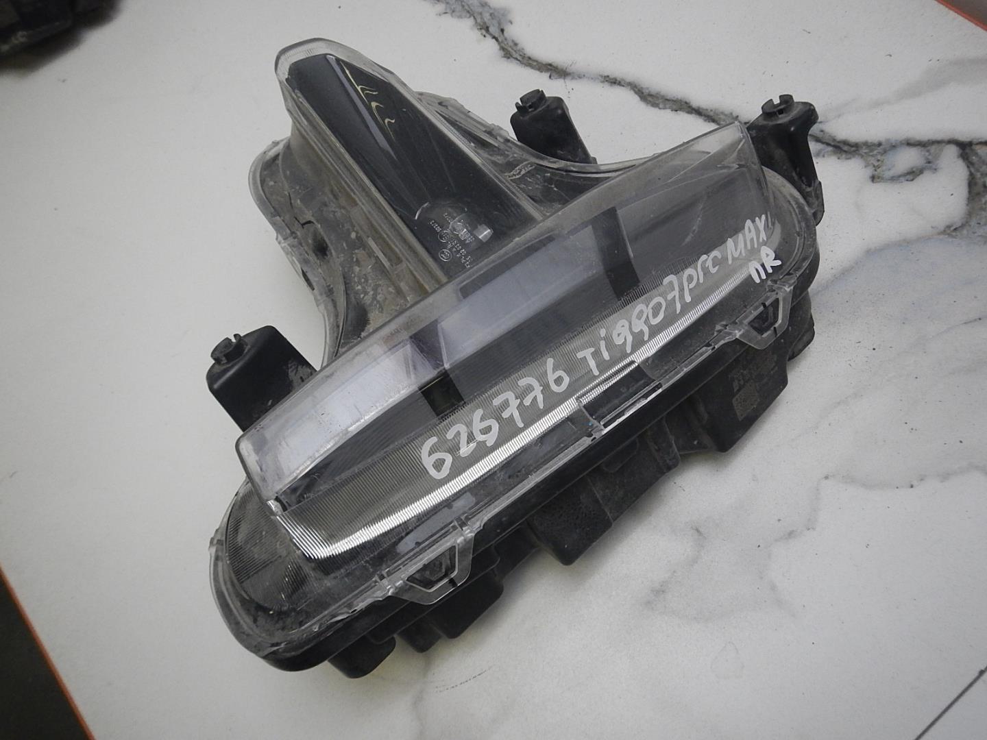 Фара дневного света правая (ходовые огни)