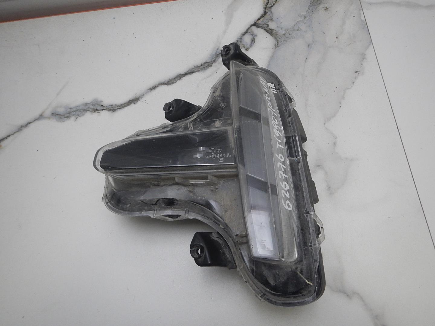Фара дневного света правая (ходовые огни)