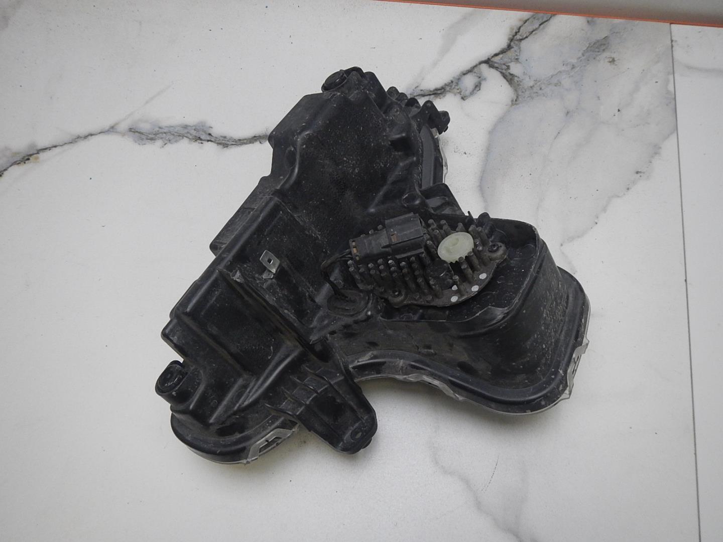 Фара дневного света правая (ходовые огни)