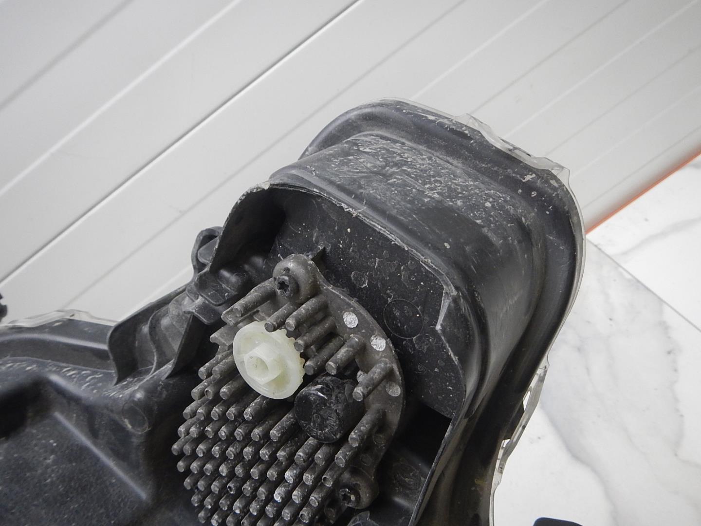 Фара дневного света правая (ходовые огни)