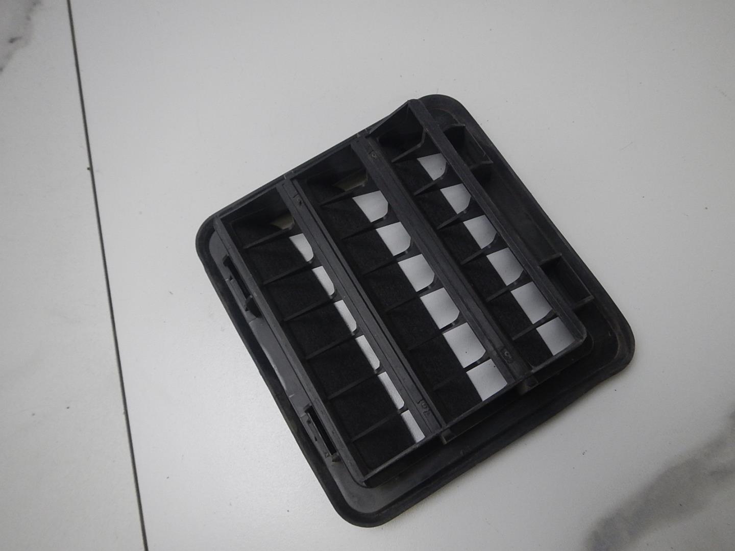 Решетка вентиляционная