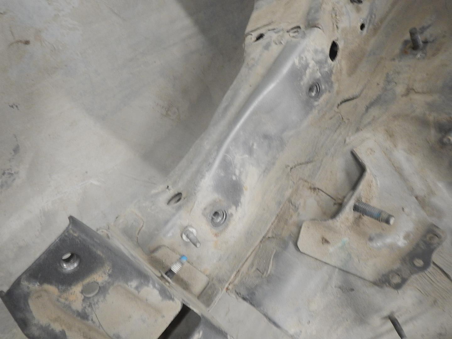 Лонжерон передний левый